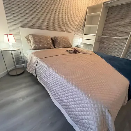 Eden Apartment *