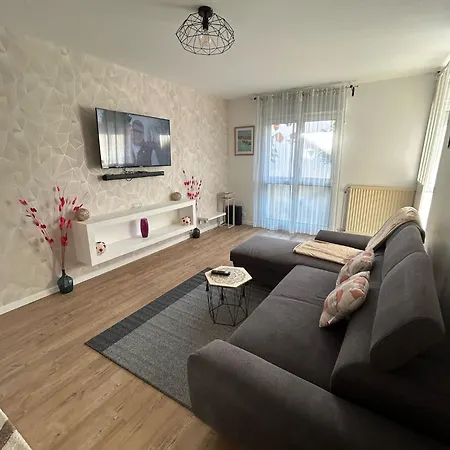 Eden Apartment *